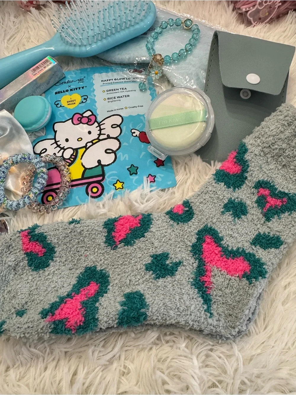 Beauty relaxation bundle gift bag ready for a gift 13 items